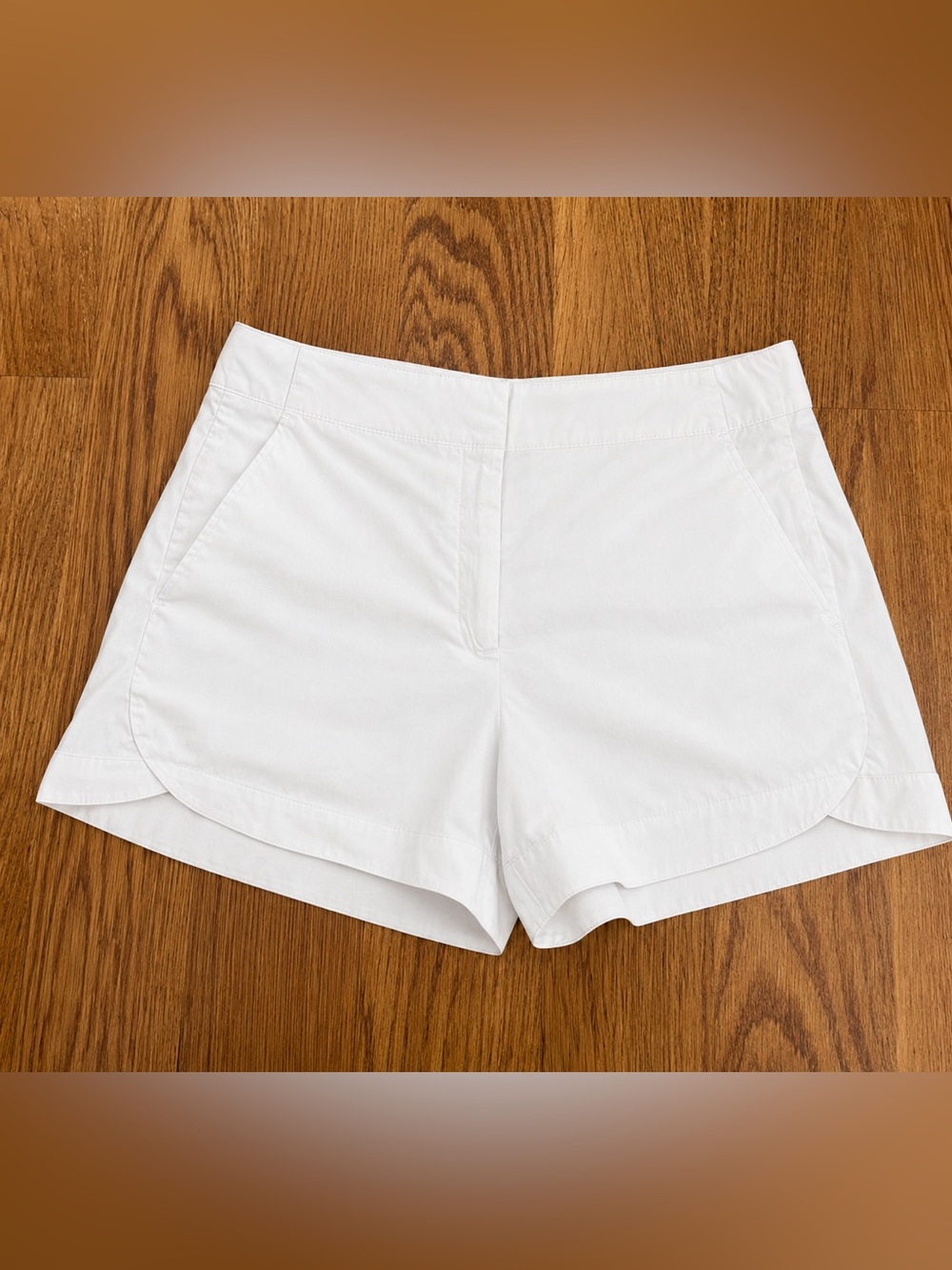 Women’s White Casual Stretch Shorts